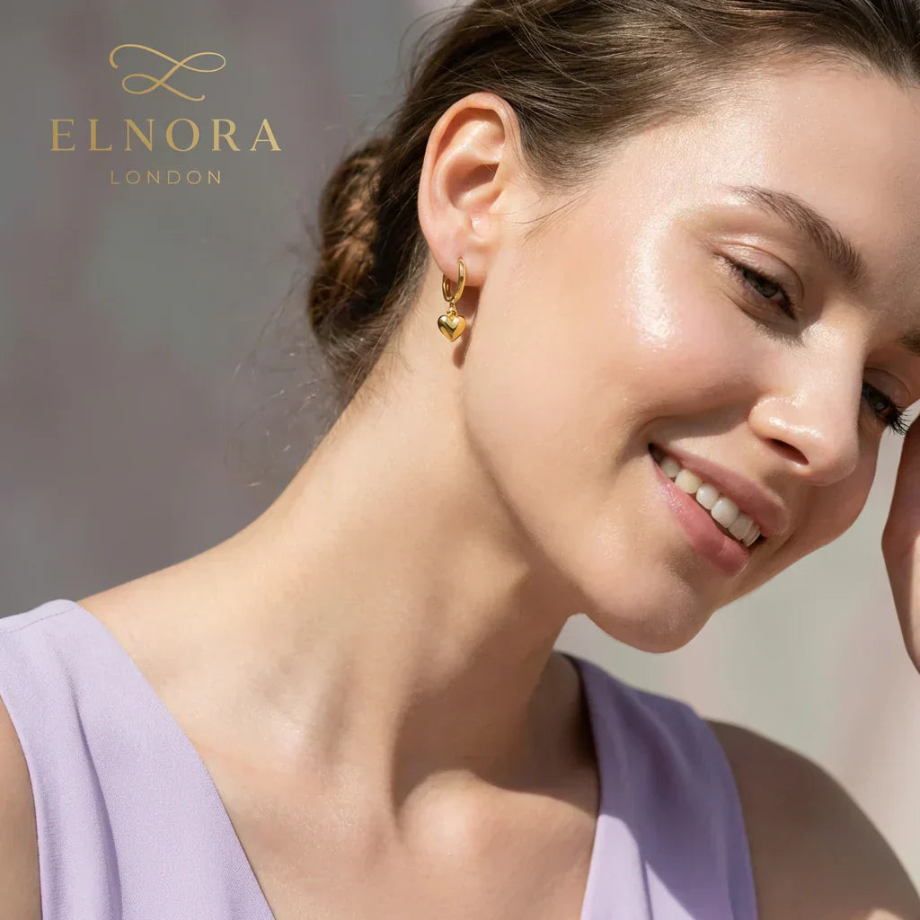 The Amoura Memory Locket Necklace: Wear Your Most Precious Memories Every Day