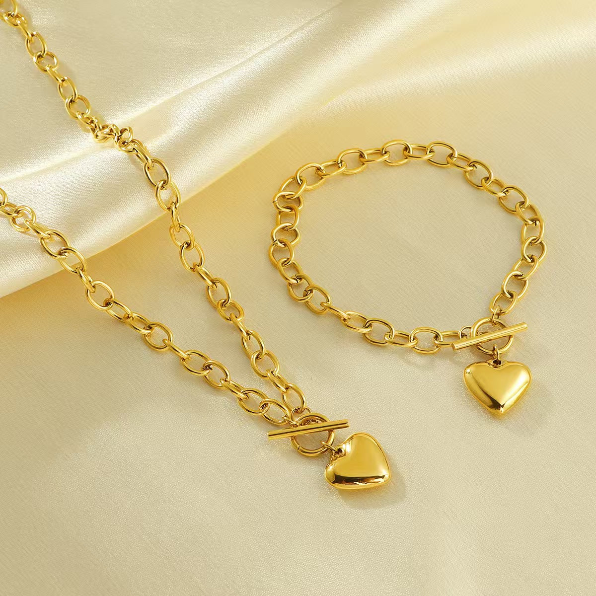 Golden Heart Link Necklace