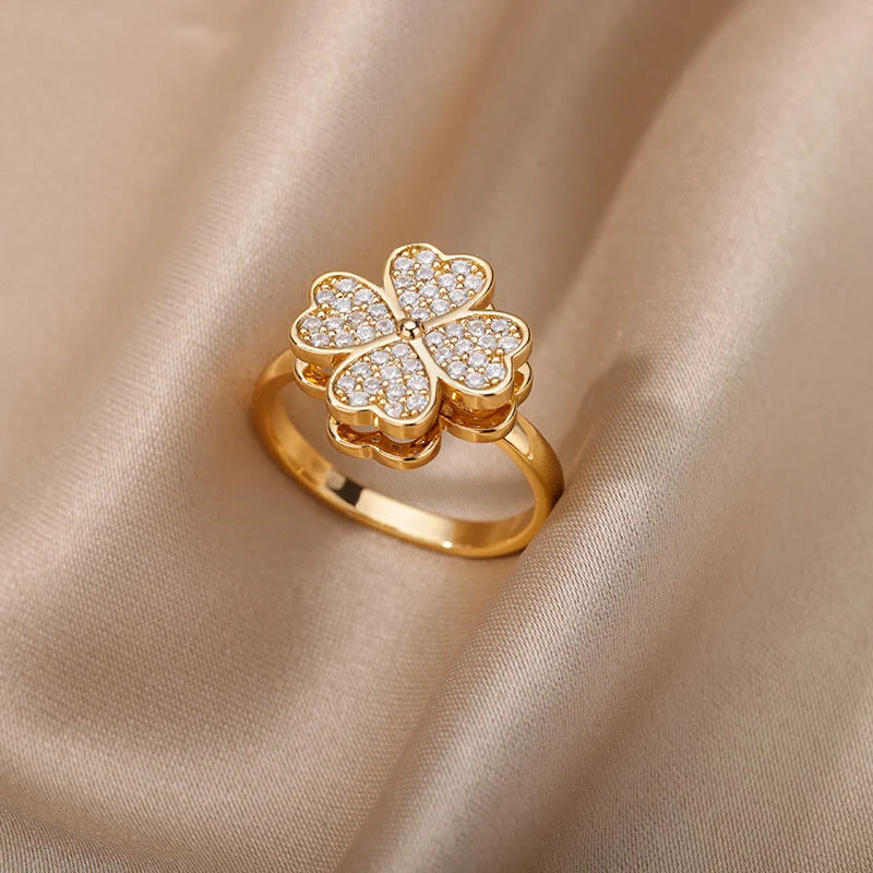 Rotating Clover Sparkle Ring