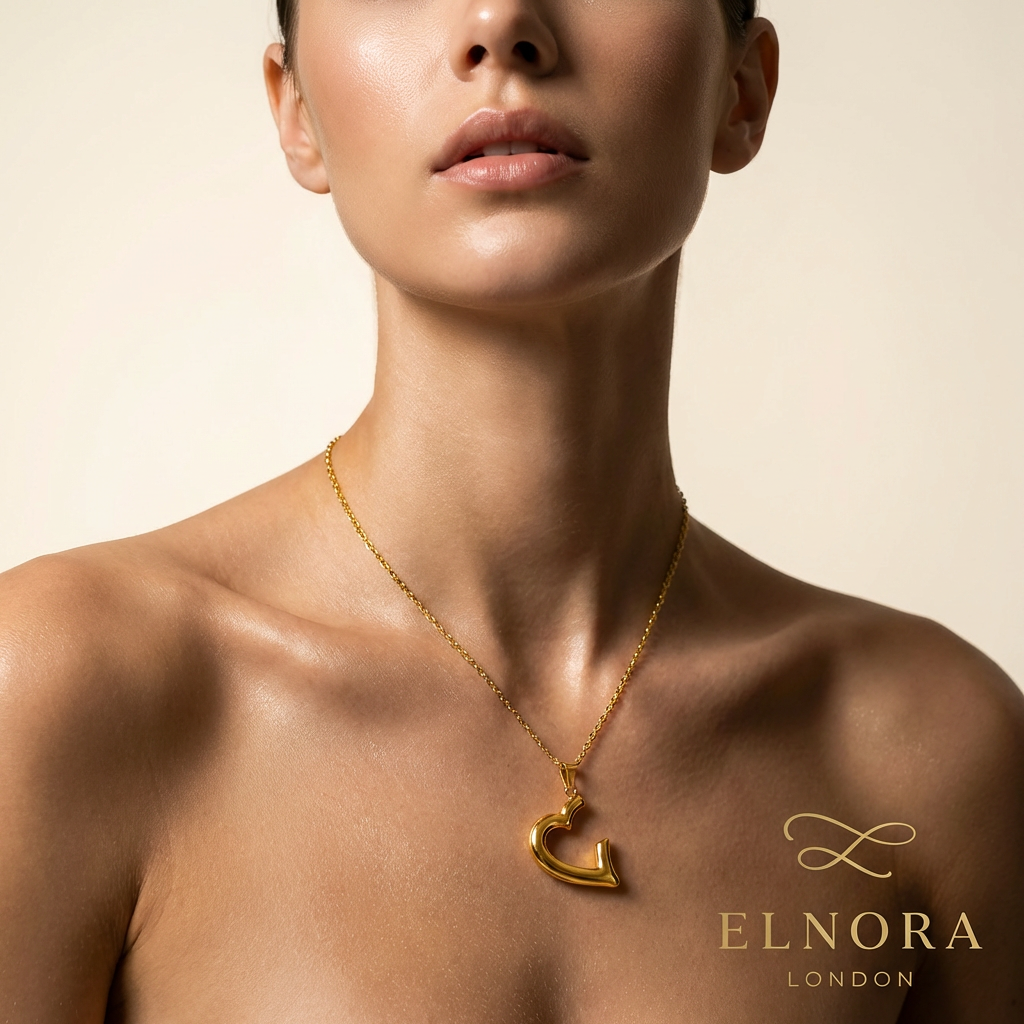 Elara Pendant Necklace