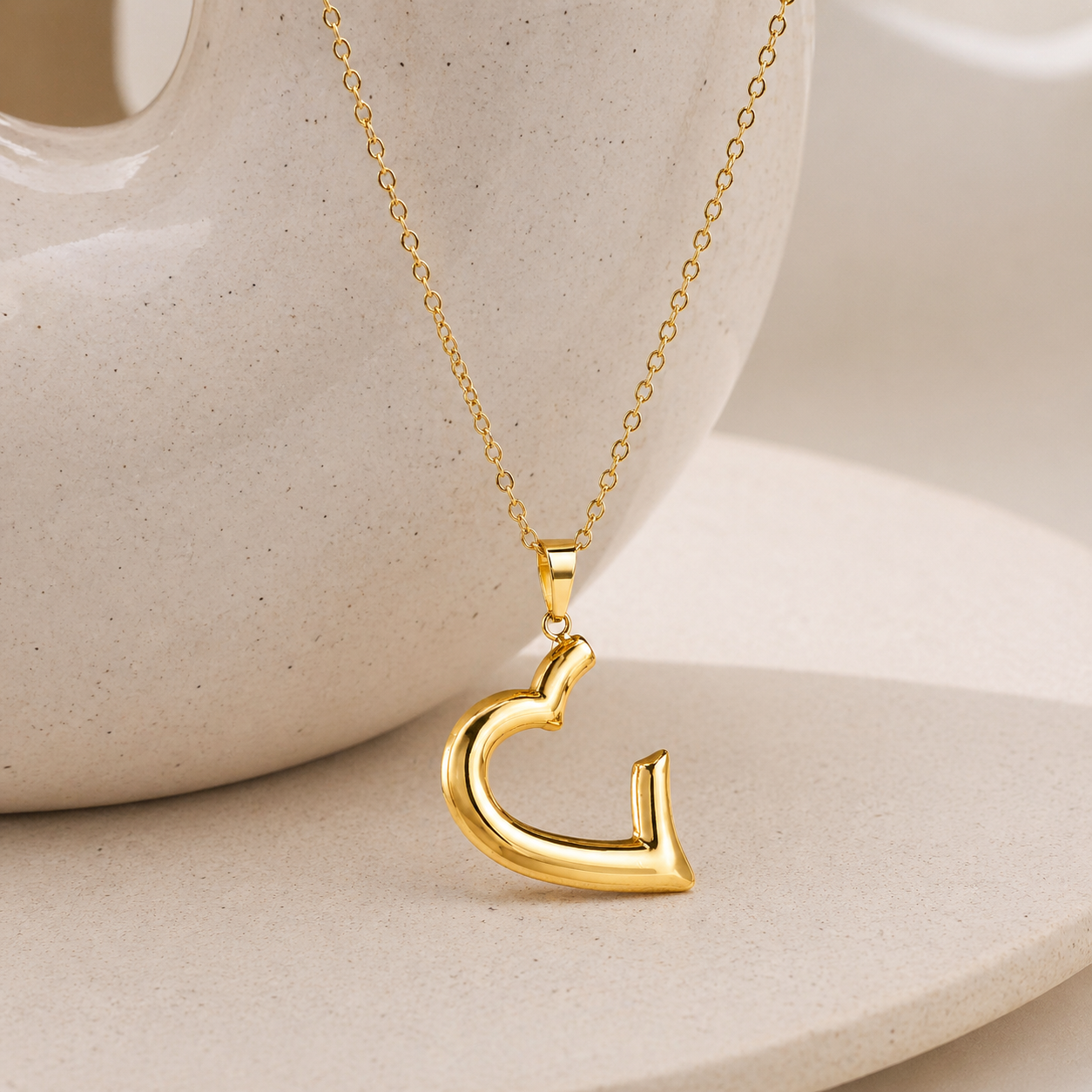 Elara Pendant Necklace